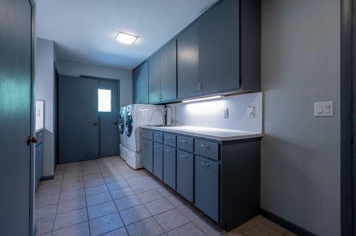 1545 Cedar Ln, Milwaukee WI  53217-1102 exterior