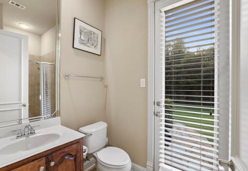 2209 Roadrunner Dr, Lewisville TX  75022-7885 exterior