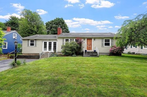 89 Coomer Ave, Warren, RI 02885-3705