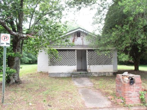 796 Third St, Stone Mountain, GA 30083-3730