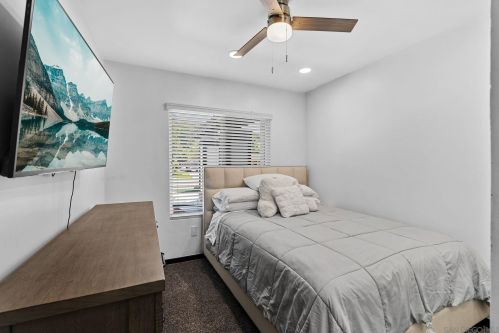 9958 Halberns Blvd, Santee CA  92071-1438 exterior