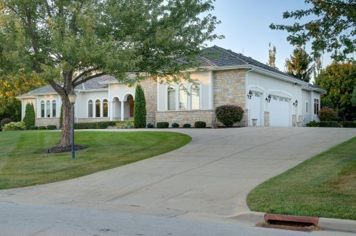 1410 Bristlecone Dr, Chenequa WI  53029-8653 exterior