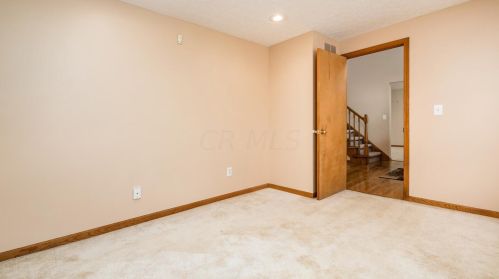 550 Spring Valley Dr, Zanesville OH  43701-0805 exterior