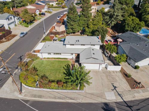 7793 Peppertree Rd, Pleasanton CA  94568-1348 exterior