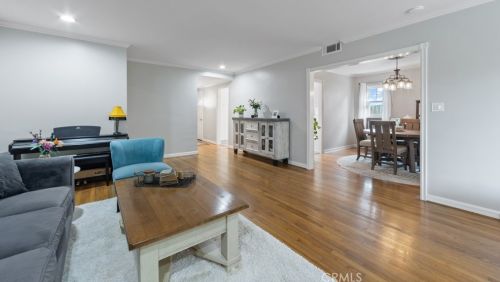 6880 10th St, Long Beach CA  90815-4930 exterior