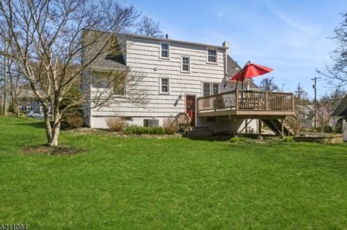 22 Mullens Ln, Bernardsville, NJ 07924-2603