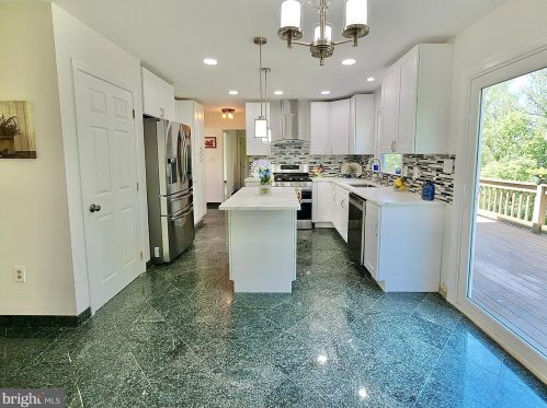 239 Hawkes Ct, Hockessin DE  19707-1351 exterior