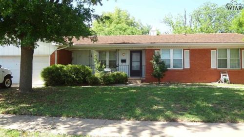 303 Mistletoe St, Burkburnett, TX 76354-2628