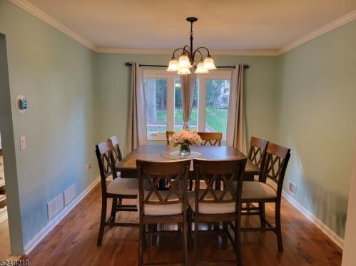 55 Stockton Ct, Greystone Park NJ  07950-3405 exterior