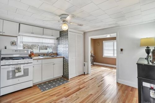 4 Vin Rose Ln, Marlborough NY  12542-5627 exterior