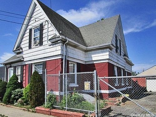 623 Stewart Ave, Bethpage, NY 11714-2707