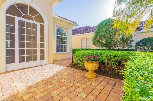3821 Whidbey Way, Naples, FL 34119-7522