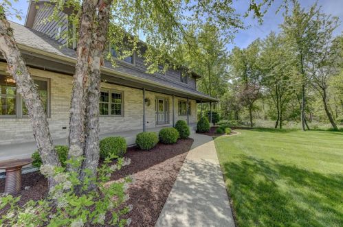 8601 Fair Oaks Ln, Dyer IN  46373-9395 exterior