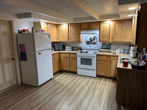 630 Ranchview Ct, Mishicot, WI 54228-9604
