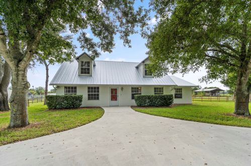430 Emerald Ave, Fort Pierce, FL 34945-2123