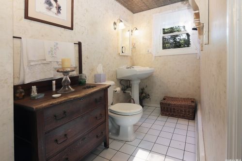 107 Scudder Pl, Northport NY  11768-3027 exterior