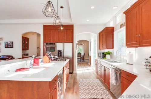 3160 Goldfinch St, San Diego CA 92103-2965 exterior