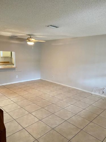 10404 3rd St, Hollywood, FL 33026-5949