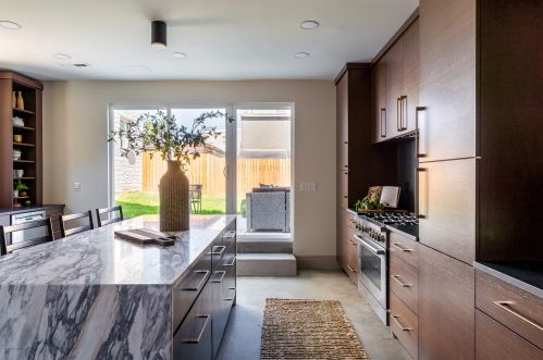 330 Pike St, Covington KY 41011-2127 exterior