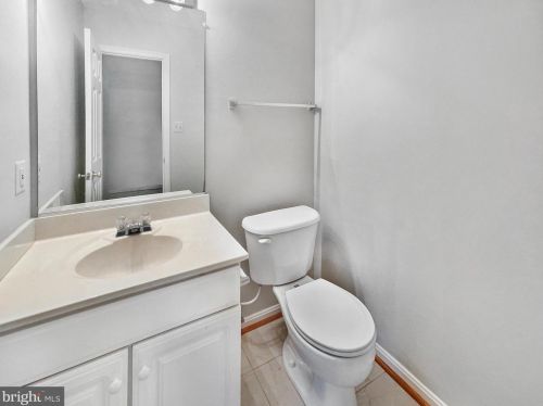 2449 Sugar Mill Way, Herndon VA  20171-3069 exterior