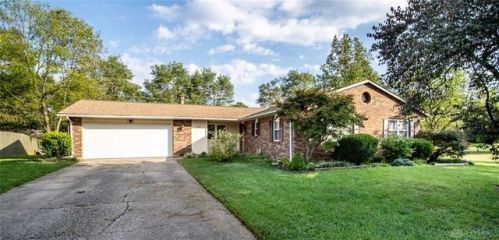 820 Roberts Ct, Franklin, OH 45005-3721