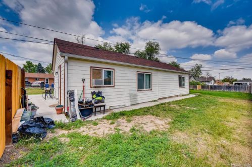 372 Newton St, Denver CO 80219-2632 exterior