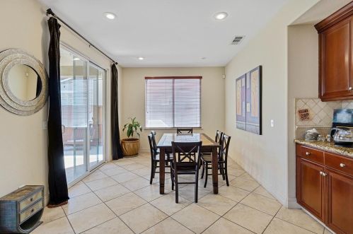 2073 Wyndham Way, Lodi CA  95242-4807 exterior