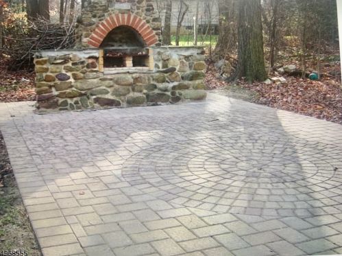 38 Cross Rd, Greystone Park NJ 07950-3207 exterior