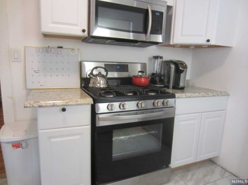 14 Talbot St, Montclair NJ  07042-5917 exterior