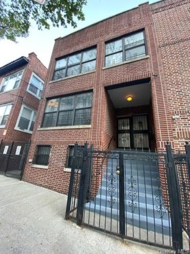1422 Shakespeare Ave, Bronx, NY 10452-1804