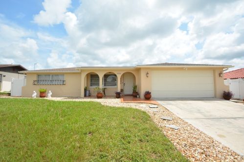 3534 Warbler Dr, New Port Richey, FL 34652-6447