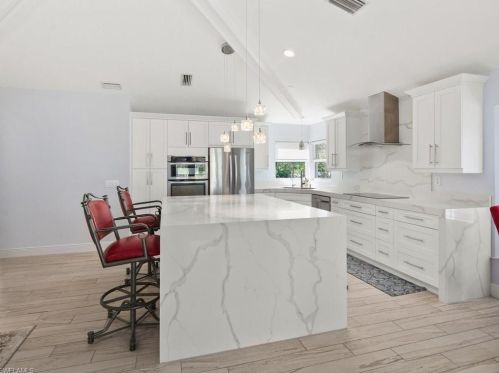 520 Soll St, Naples FL  34109-3873 exterior