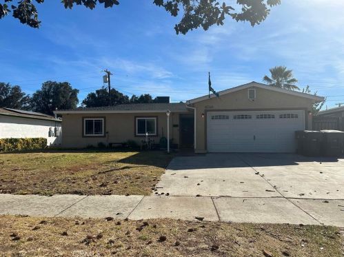 8268 Garfield St, Riverside CA  92504-3008 exterior