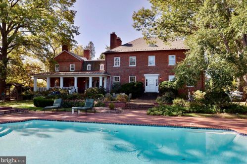 9414 Georgetown Pike, Great Falls VA  22066-2735 exterior