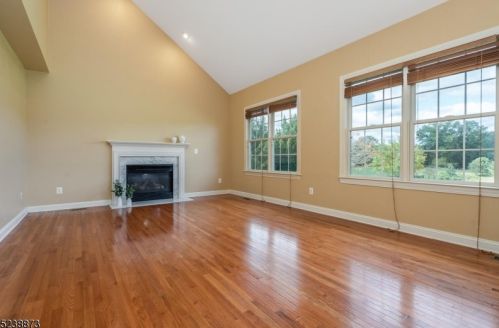 10 Providence Dr, Flemington NJ  08822-3447 exterior