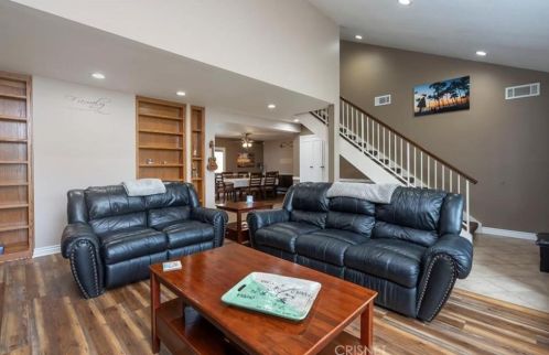 27025 Las Mananitas Dr, Santa Clarita CA  91354-2205 exterior