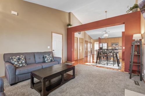 10493 Jason Ln, Otsego MN  55301-3529 exterior