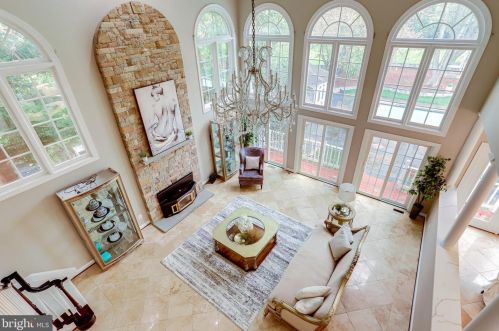 10108 Nedra Dr, Great Falls VA  22066-2835 exterior