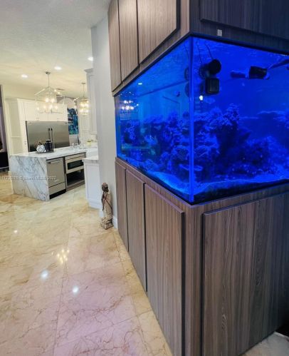 8625 169th Ter, Hialeah FL  33016-6158 exterior