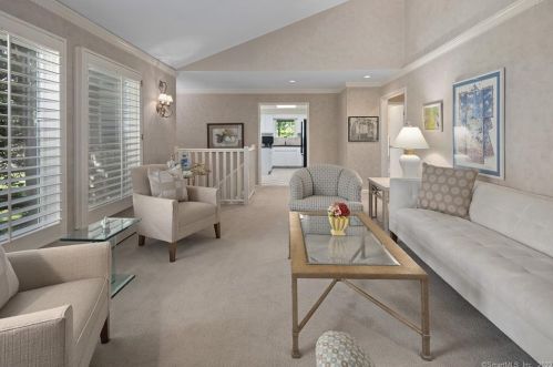 24 Surrey Dr, Norwalk CT  06851-3224 exterior