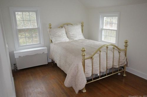 209 Commonwealth Ave, New Britain CT 06053-2402 exterior