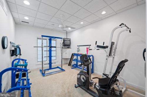 100 Deer Vly Ln, Wilmington DE  19807-1912 exterior