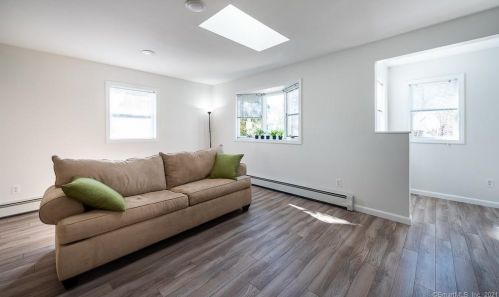 52 Summer St, Waterford CT  06385-2333 exterior