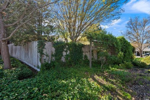 1898 Bennett Meadows Ln, Santa Rosa CA  95405-8375 exterior