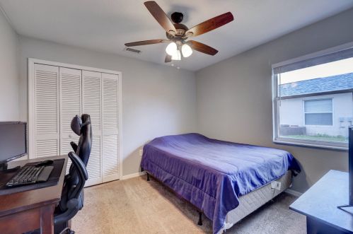 1011 Alexandria Ave, Fort Pierce FL 34953-3401 exterior