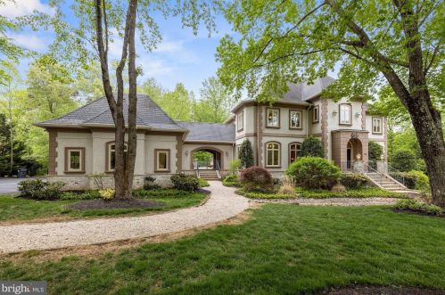 606 Kentland Dr, Great Falls, VA 22066-1030