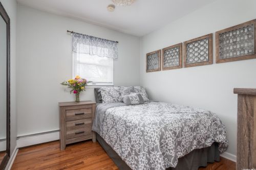 15 Grossman St, Huntington Station NY 11747-2905 exterior