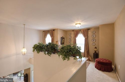 2 Fallview Ct, Trenton NJ  08690-3216 exterior