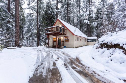 8000 Bridle Path Way, Pacific House, CA 95726-9642