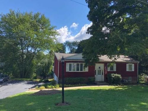 19 Fairview Rd, Mahopac, NY 10541-3105